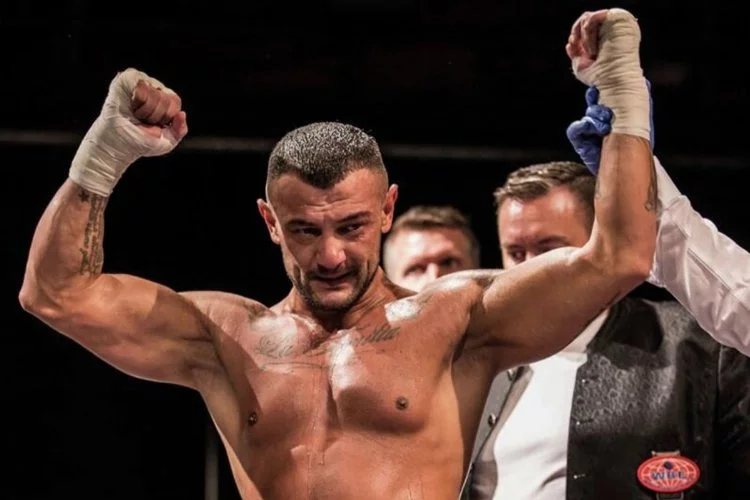75 maçta kaybetmeyen Türk boksör Musa Askan Yamak, ringde kalbine yenildi