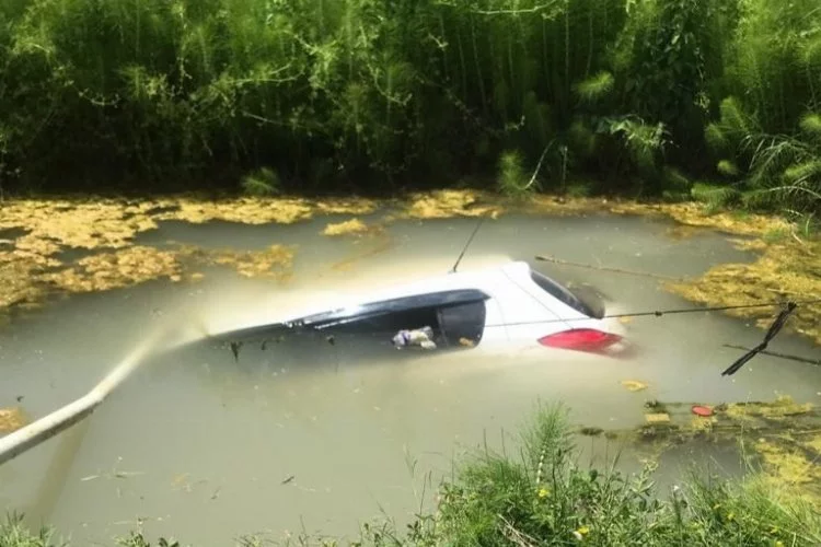 Sulama kanalına gömüldü 2 kişi yaralandı