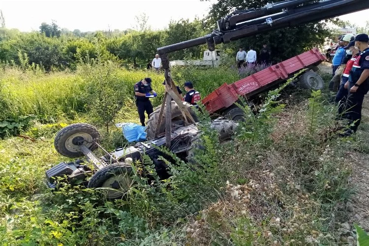 Traktör devrildi: 17 yaşındaki genç öldü