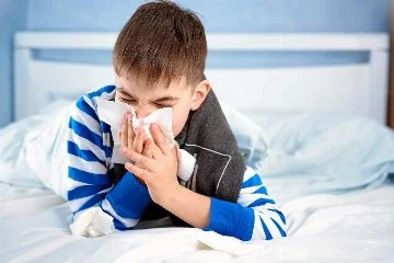 Anne-babalar dikkat! Çocuklarda grip vakaları artmaya başladı...