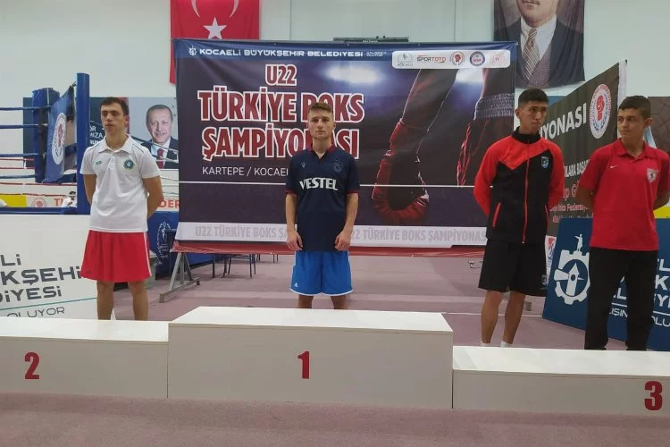 Türkiye Boks Şampiyonası’nda Bursa'dan iki kişi finale kaldı... 3 madalya ile döndüler