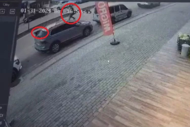 Bursa'da kanlı saldırı! Husumetlisini yolda görünce hemen silahına sarıldı...