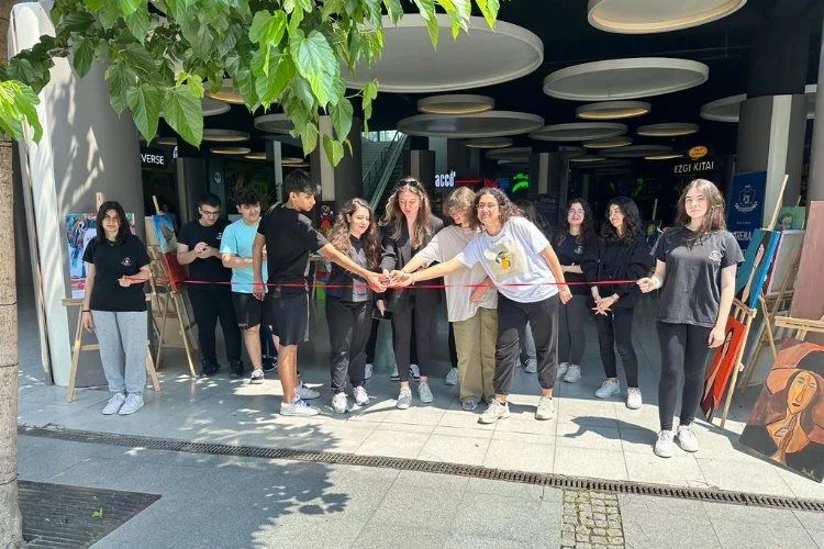 Bursa Arena Anadolu ve Fen Lisesi yıl sonu sergisi ziyaretçilerini bekliyor