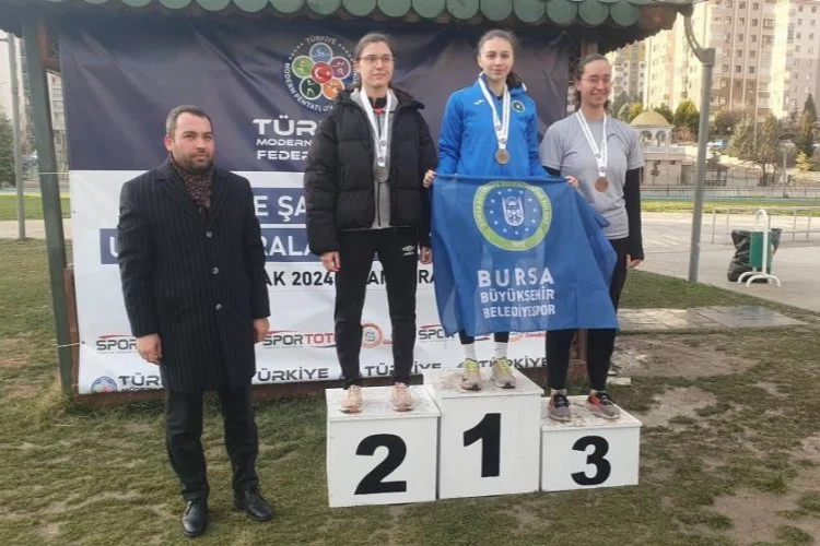 Bursa Büyükşehir Belediyespor Kulübü sporcuları yine kürsüde