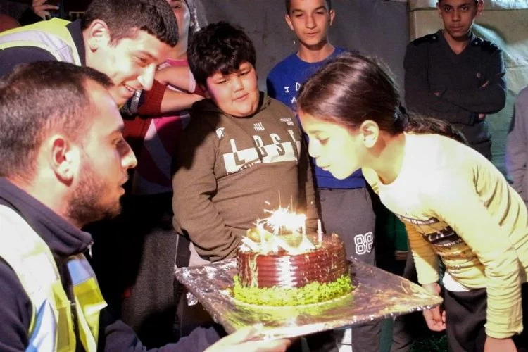 Bursa Büyükşehir'den minik Zehra'ya çadırda doğum günü sürprizi