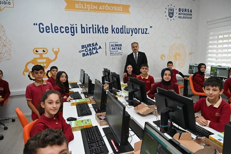 Bursa Büyükşehir'den okullara teknolojik destek