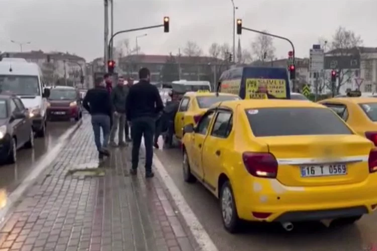 Bursa'da 15 yaşındaki çocuk taksi şoförünü bıçakladı! Kahreden detaylar...