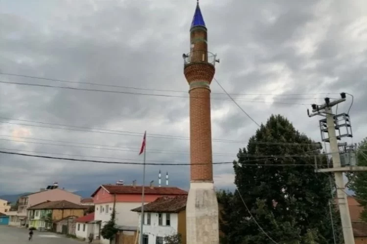 Bursa'da camisiz minare görenleri şaşırtıyor!
