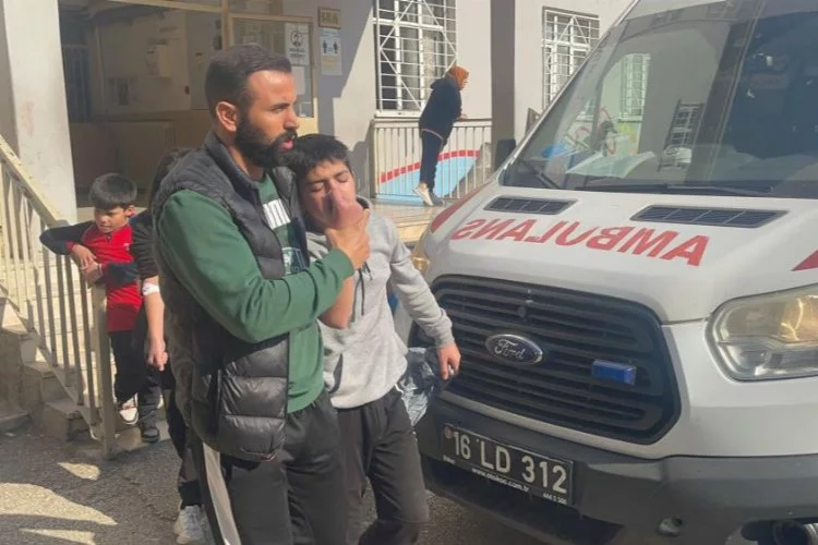 Bursa'daki bir okulda panik! Çok sayıda öğrenci hastaneye kaldırıldı!