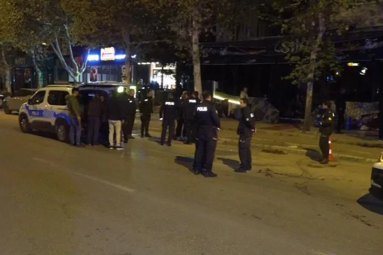 Bursa'da eğlence mekanında silahlı kavga! Yaralılar var...