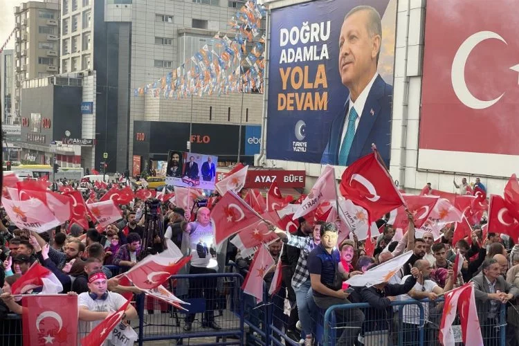 Bursa'da kutlamalar başladı! Vatandaşlar meydana akın etti...