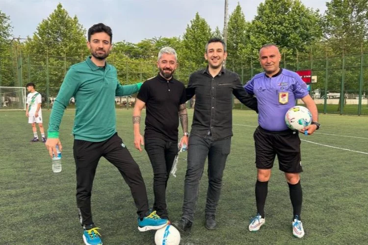 Bursa’da turnuva dünyaca ünlü yıldızın imzalı topuyla başladı