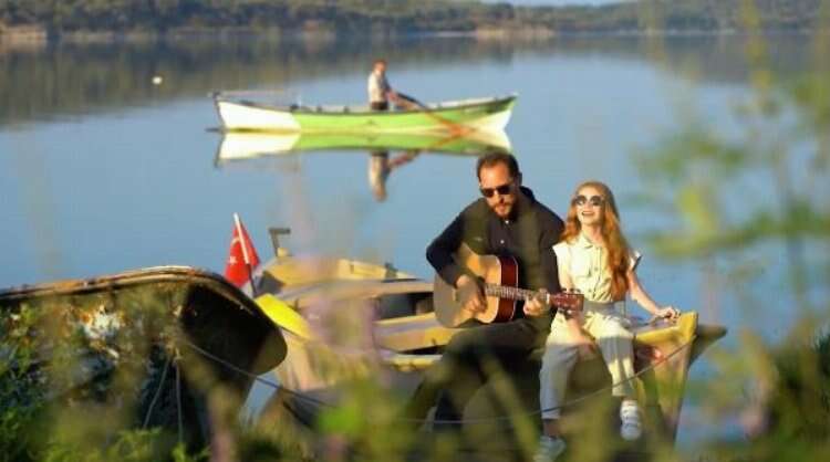 Bursa'da ünlendi: Balıkçı ile Yaren leyleğin dostluğu şimdi şarkı ve kliplerde!