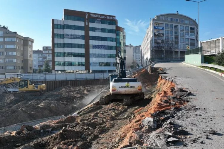 Bursa'da yolu trafiğe kapatan göçükle ilgili yeni gelişme