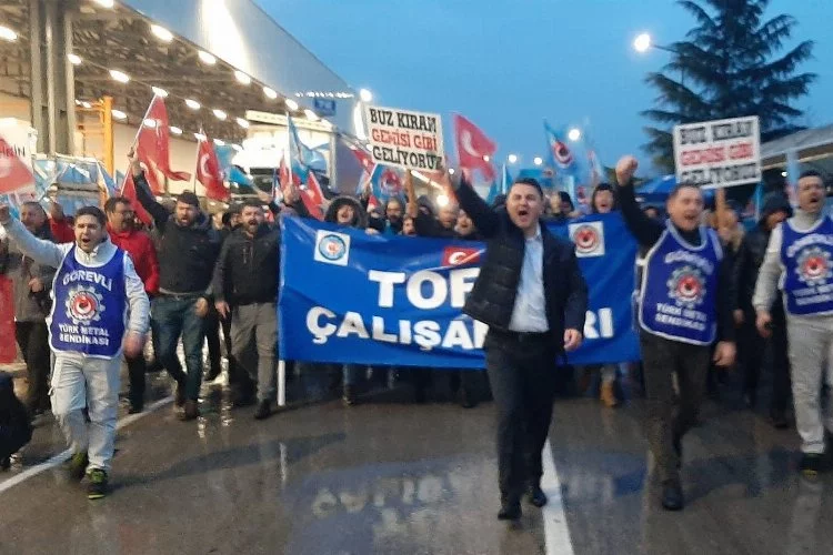 Bursa'daki dev fabrikada işçiler greve hazırlanıyor! 'Buz kıran gemisi gibi geliyoruz'