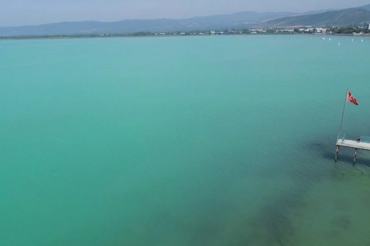 Bursa'daki dev gölün rengi değişti! İşte nedeni...