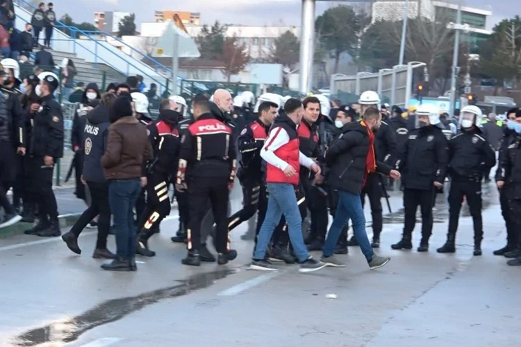 Bursa'daki olaylı maçta geniş güvenlik önlemi