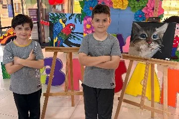 Bursa'daki yetenekli ikizlerden ilk resim sergisi