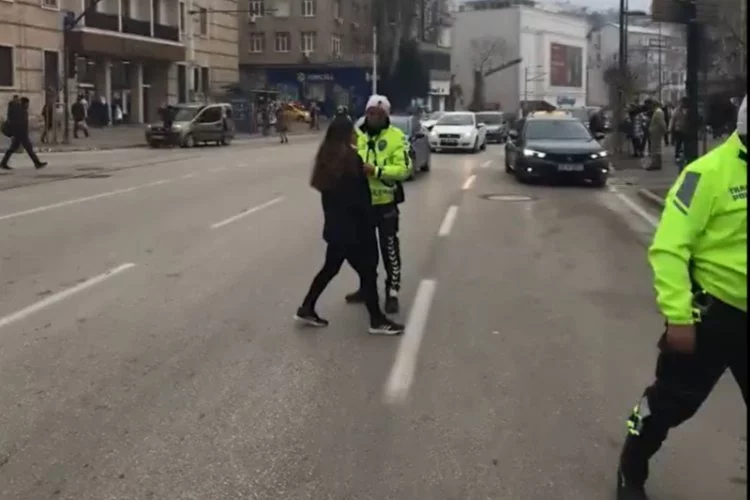 Bursa'nın kanayan yarası! Karşıya geçecekken karşılarında polisi buldular...
