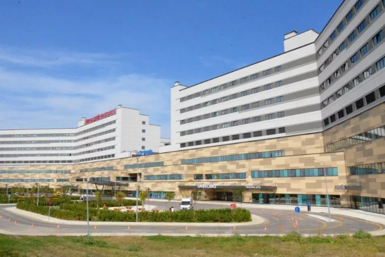 Bursa Şehir Hastanesi'nde yanık izleri estetik görünüm kazanıyor
