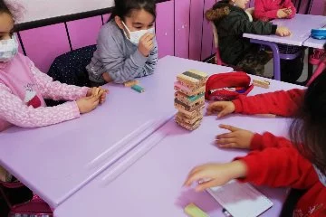 Bursalı çocuklar okul oyunları ile matematiği sevdiler