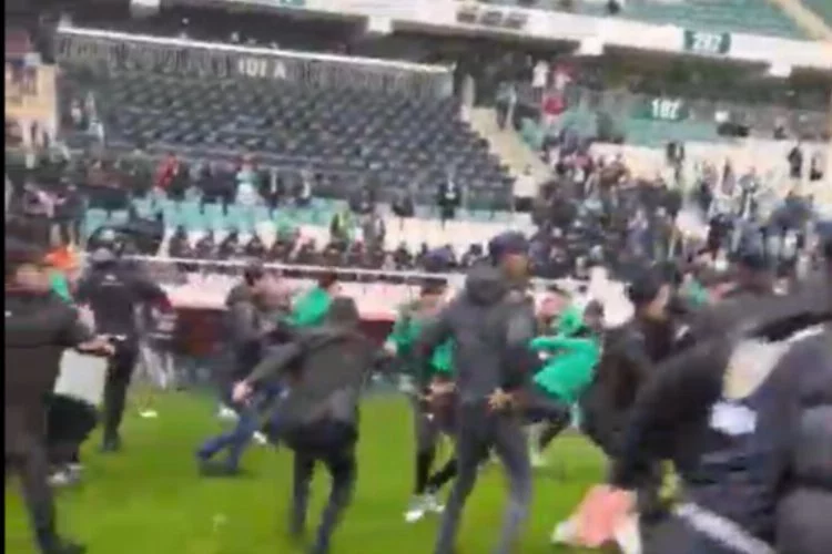 Bursaspor - Amedspor maçı öncesinde futbolcular birbirine girdi!