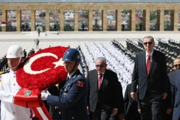 Büyük Zafer'in 100. yılı! İşte Cumhurbaşkanı Erdoğan'ın Anıtkabir Özel Defteri'ne yazdığı mesaj