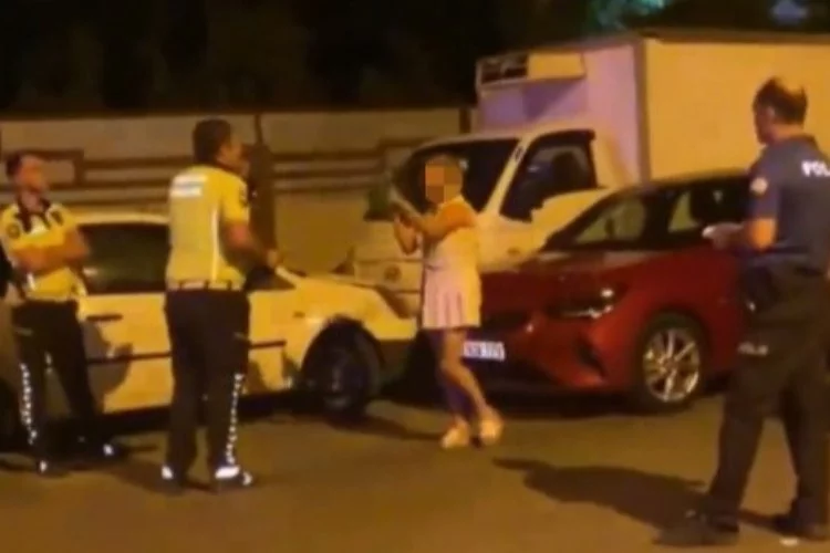 Çevirmeye takılan kadın sürücüden polise akıl almaz tehdit! 'Devlet mi! Sen değil devlet benim'