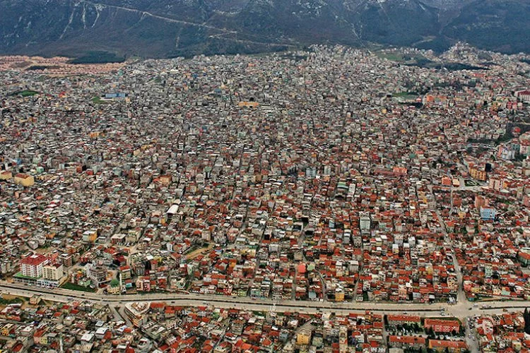 Deprem sonrası gündem oldu! Bursa'da bir ilçenin fotoğrafı görenleri tedirgin ediyor...