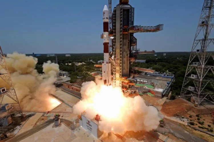 Hindistan’ın Güneş’i gözlemleyecek uydusu başarılı bir şekilde fırlatıldı