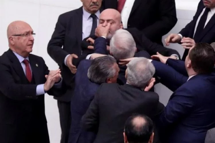 İYİ Partili ismi yoğun bakımlık eden Bursa milletvekiline verilen ceza belli oldu!