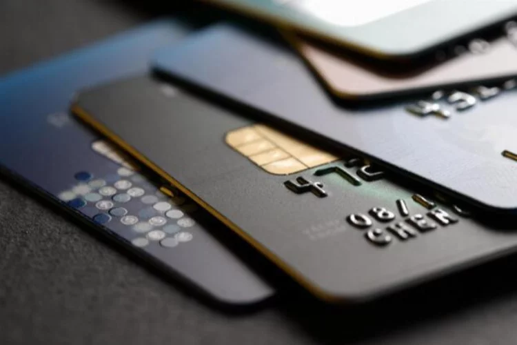 Kredi kartı borcu olanlar dikkat! İki kattan fazla arttı: Taksitli nakit avans çekenler…