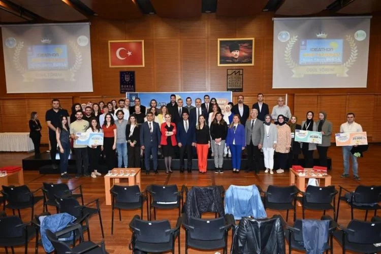 Mustafakemalpaşa Belediyesi 'Çevre' ödüle layık görüldü