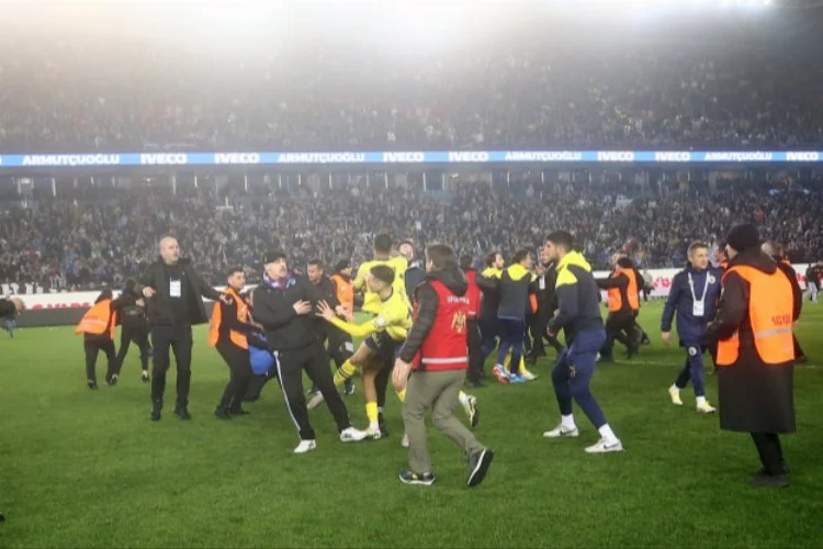 Olaylı maç sonrası cezalar kapıda! Fenerbahçeli futbolcular ceza alabilir mi?