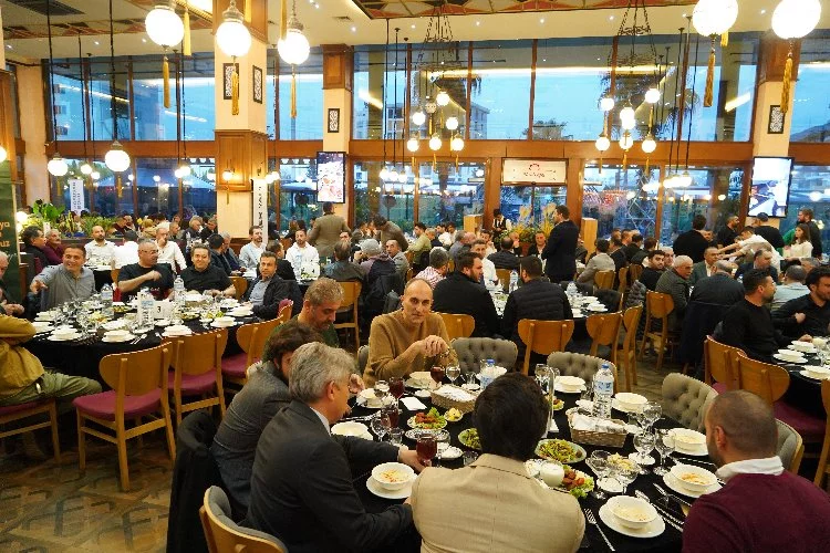 Öner Yapı ailesi düzenlediği geleneksel iftar yemeğinde Bursa iş dünyasını buluşturdu
