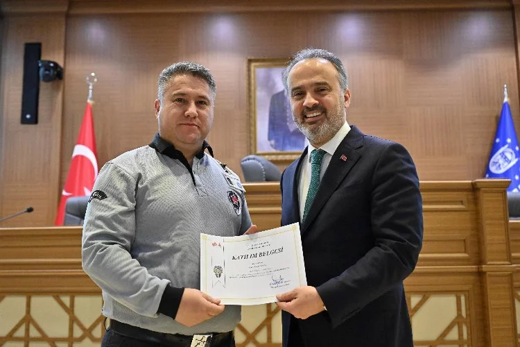Personel, sertifikalarını Başkan Aktaş’ın elinden aldı