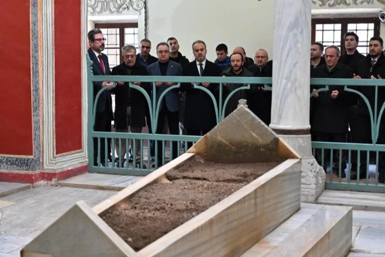 Bursa'da Sultan 2. Murad Han dualarla anıldı