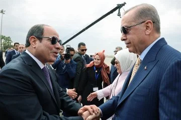 12 yıl sonra bir ilk! Cumhurbaşkanı Erdoğan ile mevkidaşı Sisi ile bir araya geldi