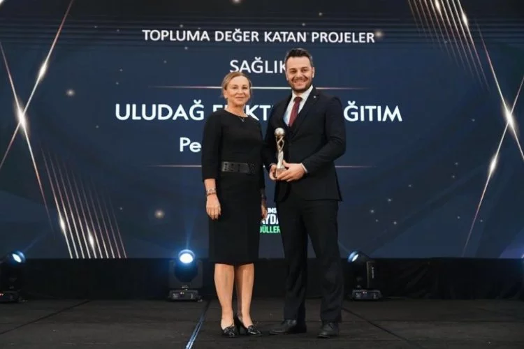 UEDAŞ, 'Pembe Lambalar' projesiyle Toplumsal Fayda Ödülü’nün sahibi oldu