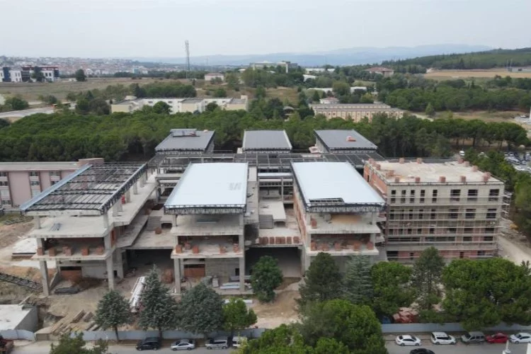 Uludağ Üniversitesi'nin yeni merkezi dersliklerinde 2 bin 500 kişi aynı anda eğitim alabilecek