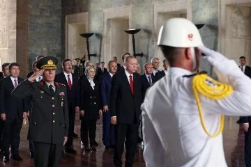 Yeni kabine ilk kez Anıtkabir'de... Cumhurbaşkanı Erdoğan: 'Yola çıkıyoruz'